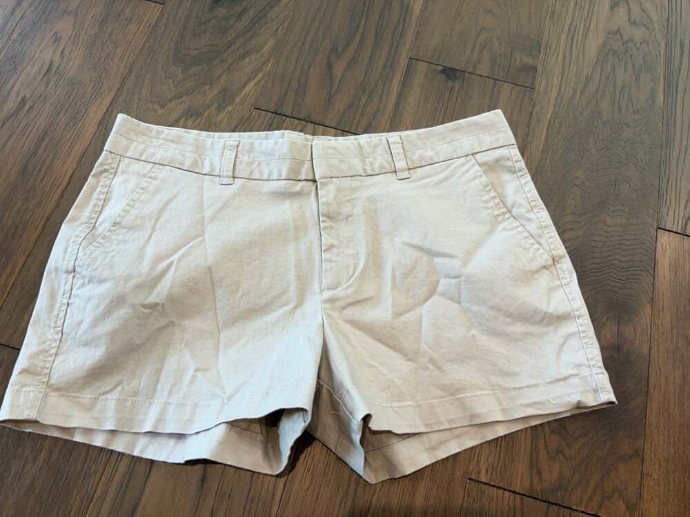KHAKIS by GAP Women's City 3 Inch Khaki Shorts Size 10